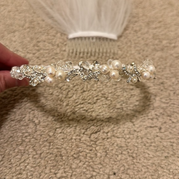 Gorgeous first holy communion dress size 6x and headband with veil - Picture 3 of 9